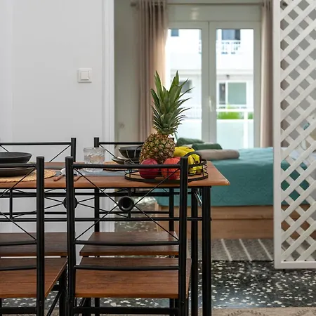 Wave 1 Min Walk To Near Center