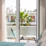 Wave 1 Min Walk To Near Center Daire İstanköy
